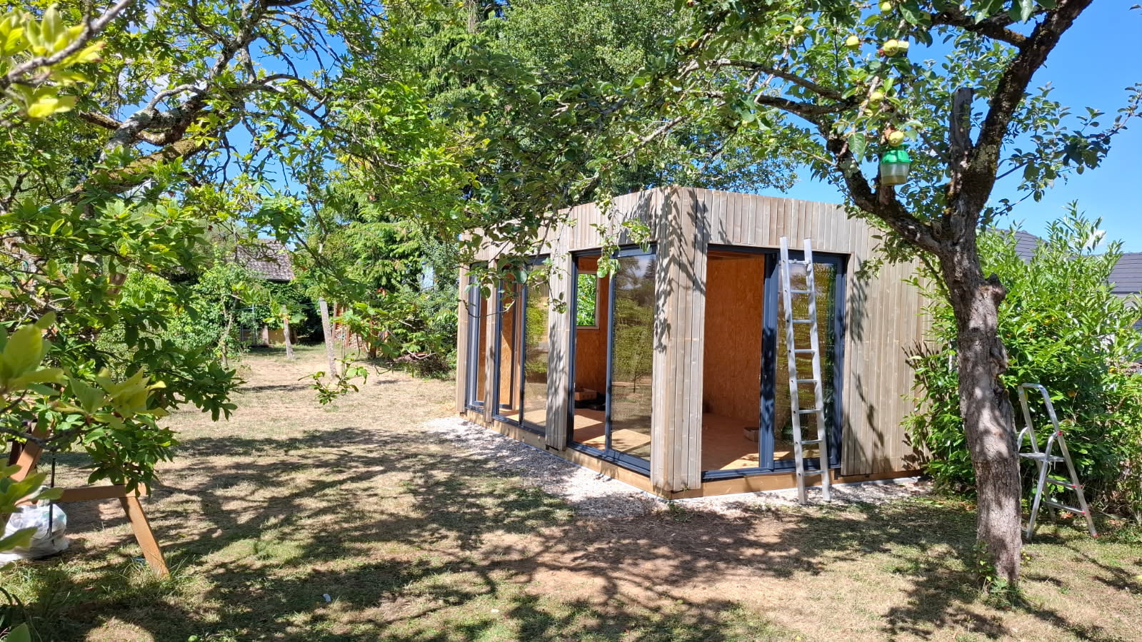 Studio de jardin en bois, réalisation, environnement