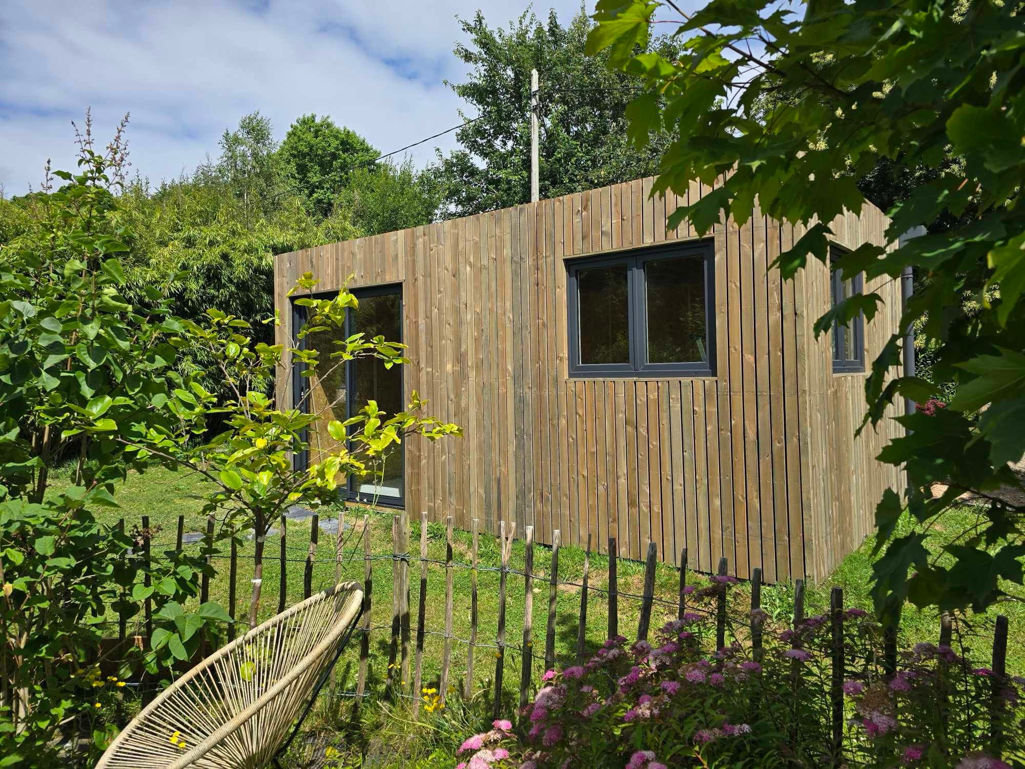 Studio Français — espace intérieur aménagé